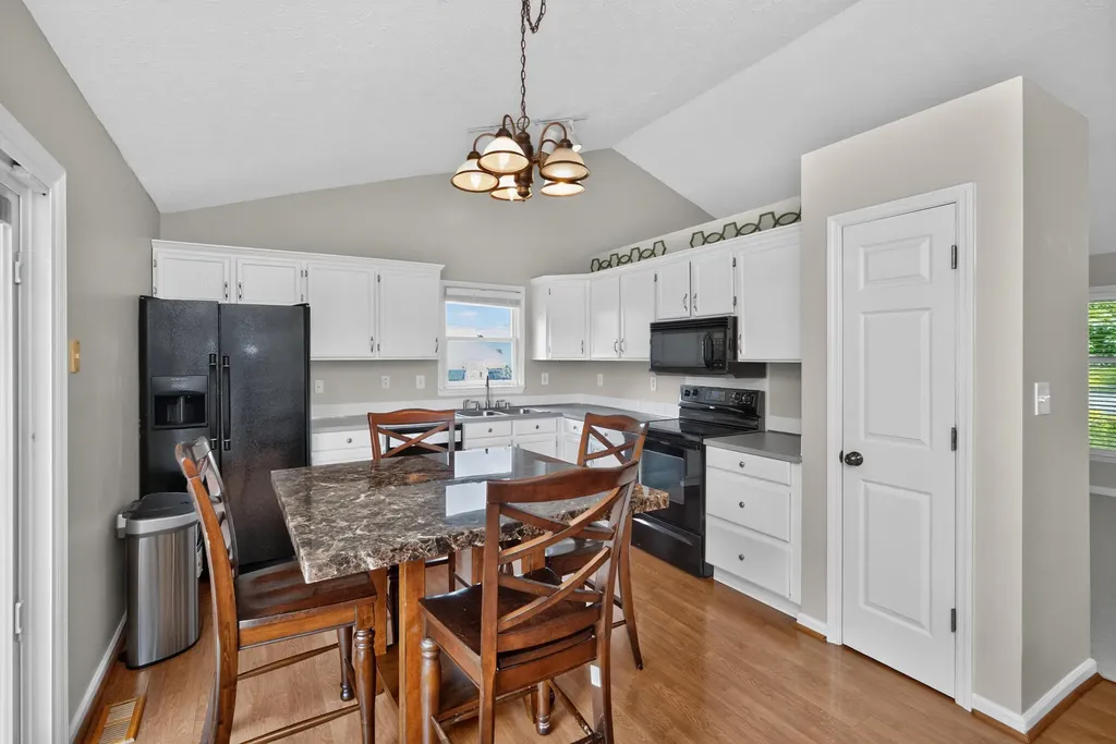 1110 Rockbridge Road Lexington KY 40515