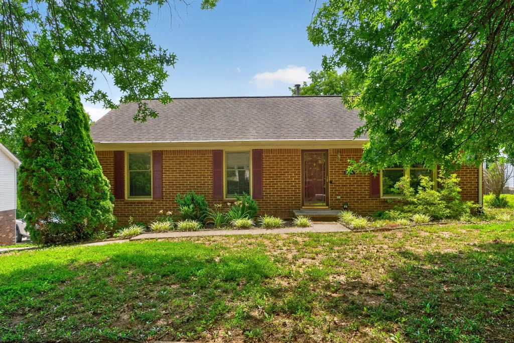 1110 Rockbridge Road Lexington KY 40515