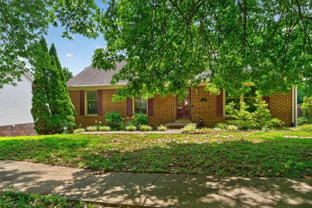 1110 Rockbridge Road Lexington KY 40515