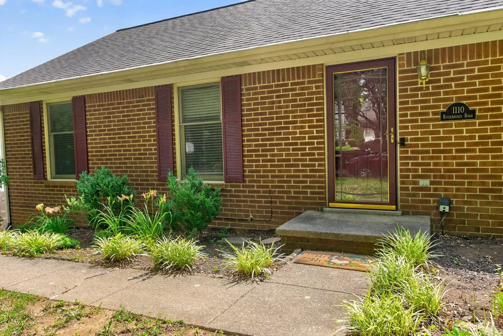 1110 Rockbridge Road Lexington KY 40515