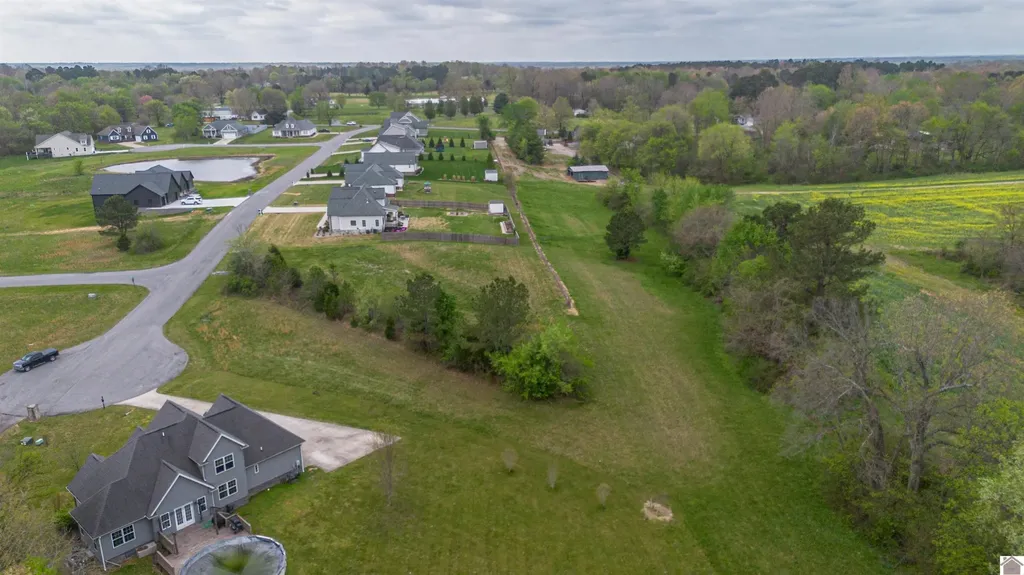 000 Hill Creek Lane Benton KY 42025