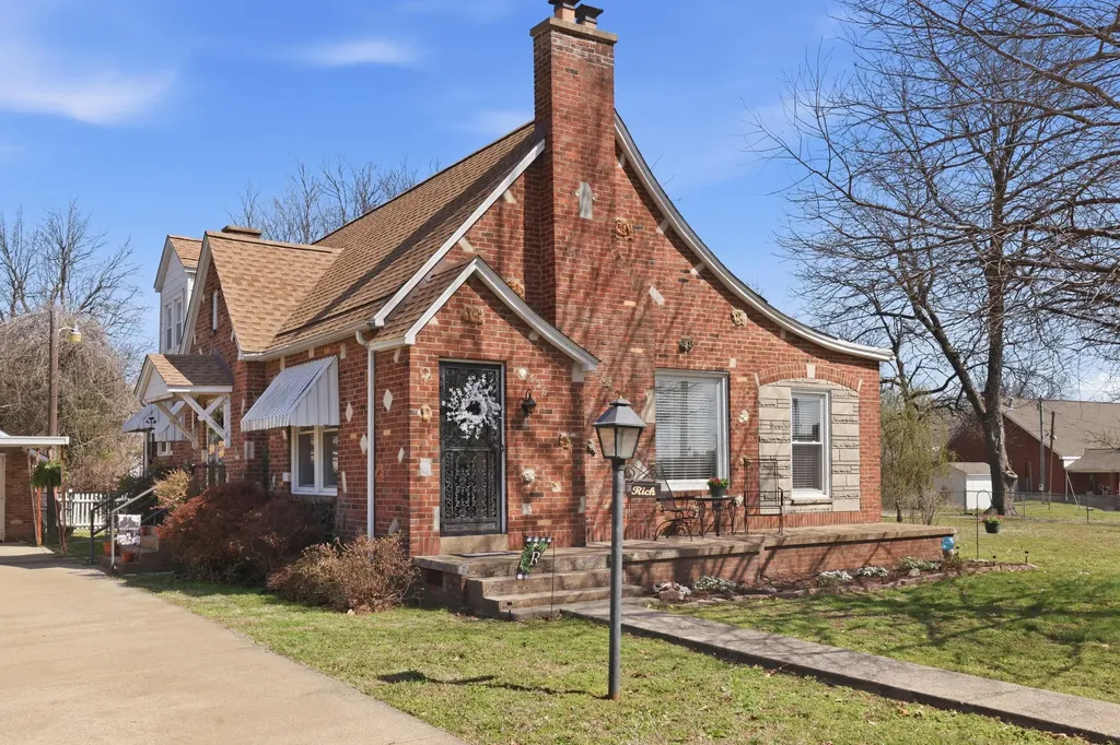 526 Broadway Street Barlow KY 42024