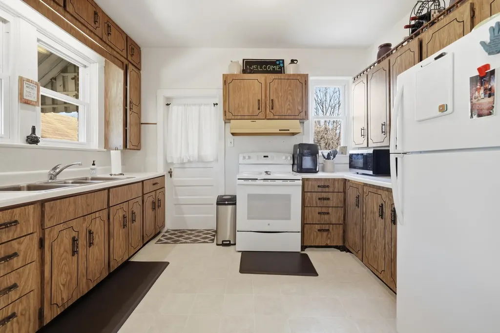 526 Broadway Street Barlow KY 42024