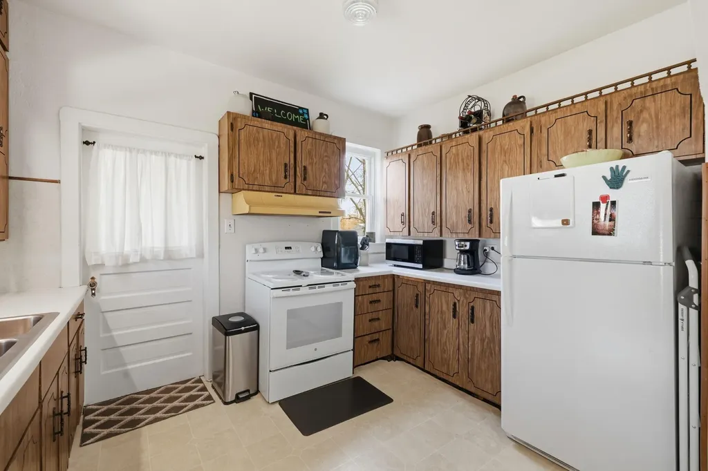 526 Broadway Street Barlow KY 42024