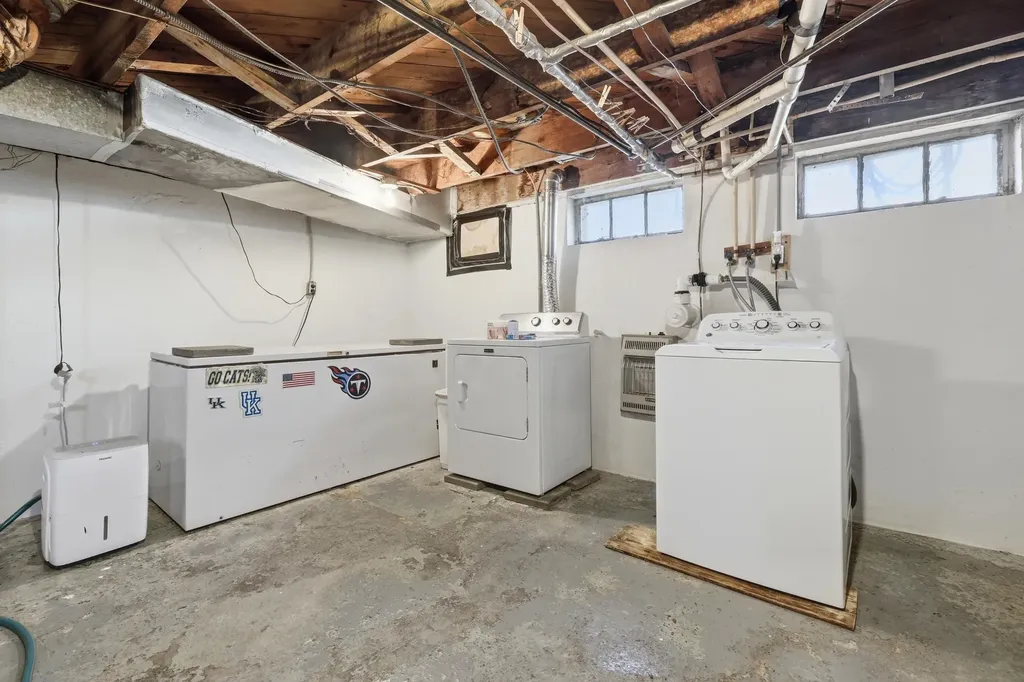 526 Broadway Street Barlow KY 42024