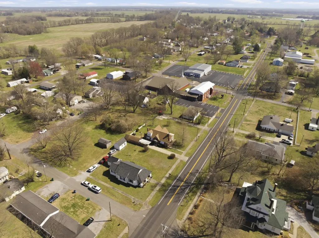 526 Broadway Street Barlow KY 42024