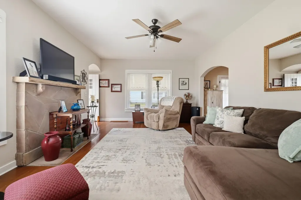 526 Broadway Street Barlow KY 42024