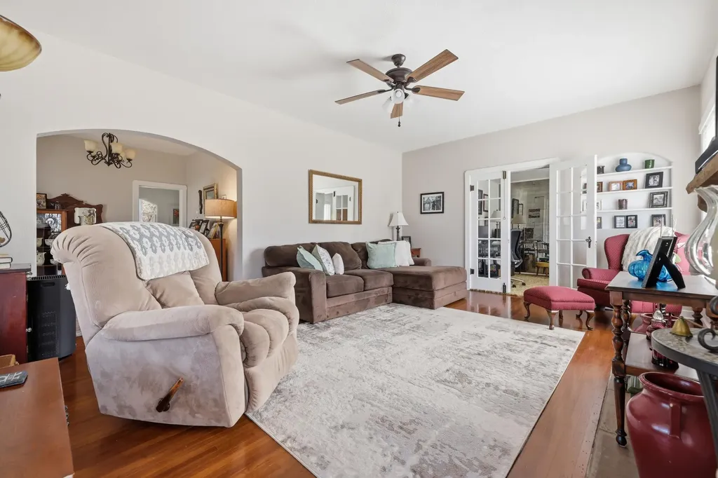 526 Broadway Street Barlow KY 42024