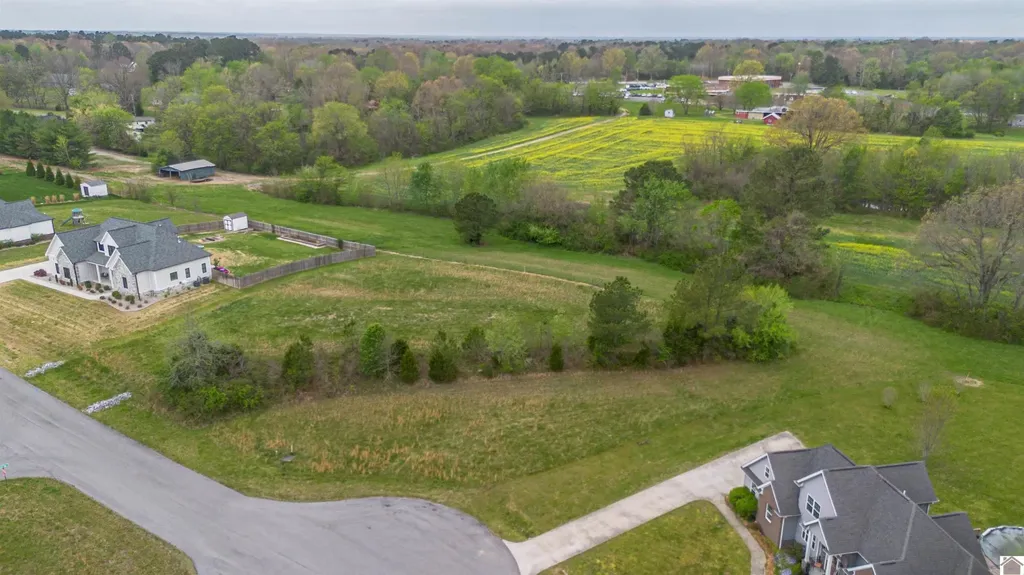 000 Hill Creek Lane Benton KY 42025