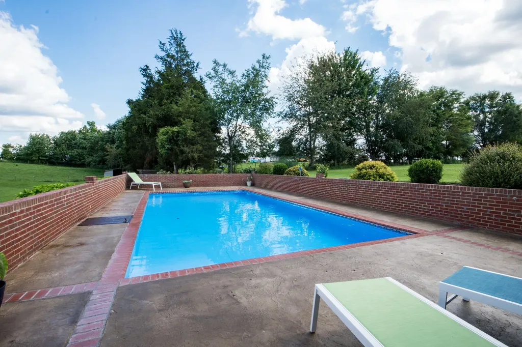 320 Alice Roy Road Windsor KY 42565
