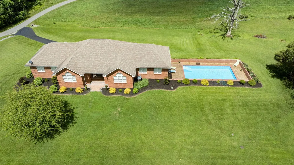 320 Alice Roy Road Windsor KY 42565
