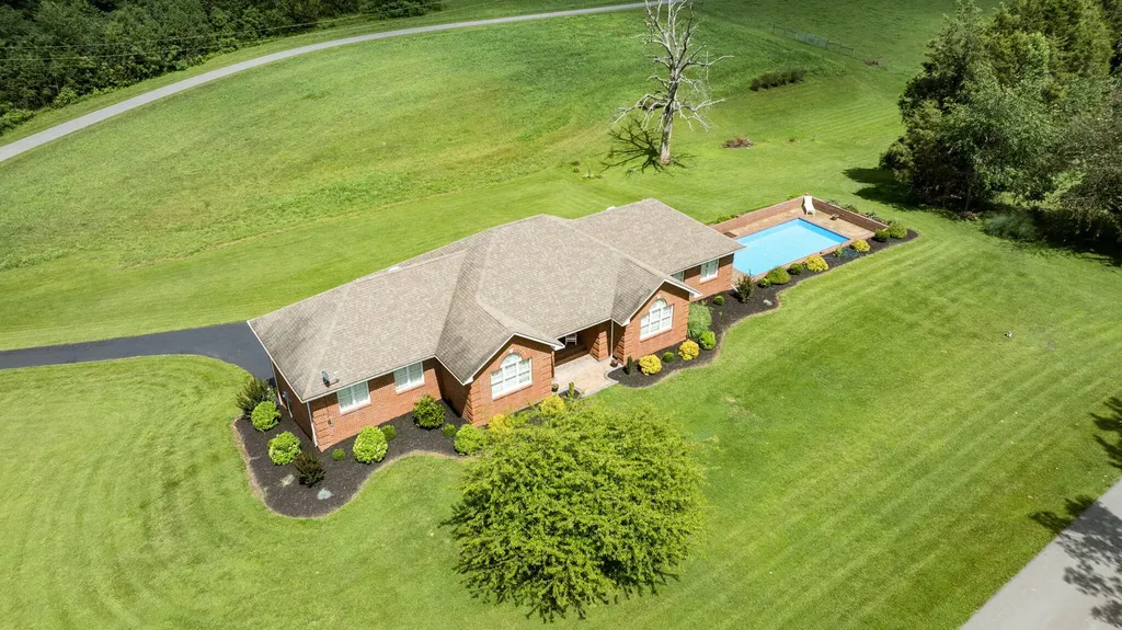 320 Alice Roy Road Windsor KY 42565