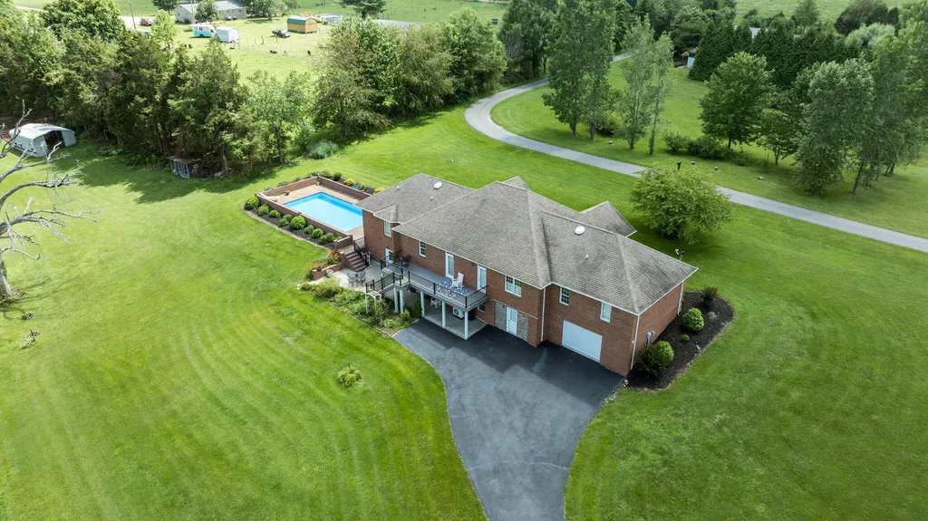 320 Alice Roy Road Windsor KY 42565