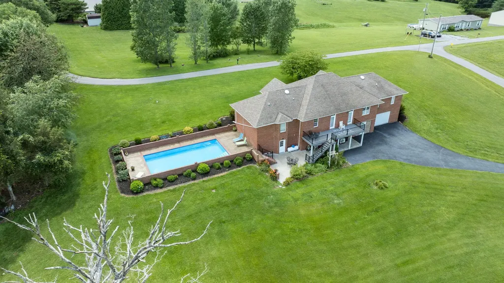 320 Alice Roy Road Windsor KY 42565