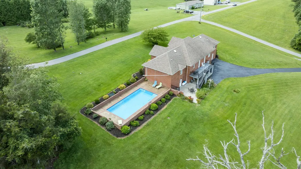 320 Alice Roy Road Windsor KY 42565