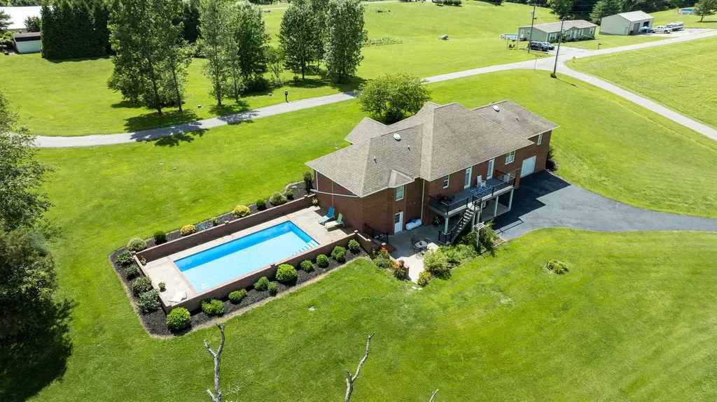 320 Alice Roy Road Windsor KY 42565