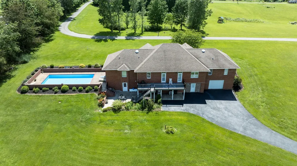 320 Alice Roy Road Windsor KY 42565