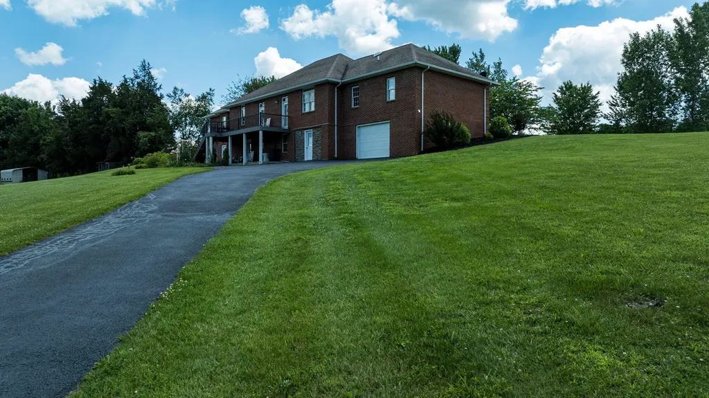 320 Alice Roy Road Windsor KY 42565