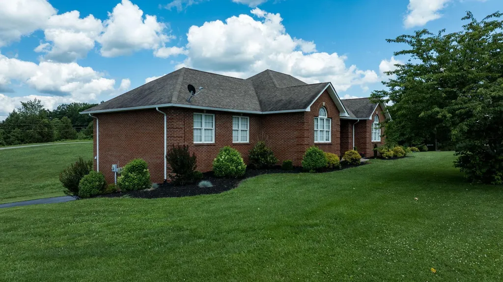 320 Alice Roy Road Windsor KY 42565