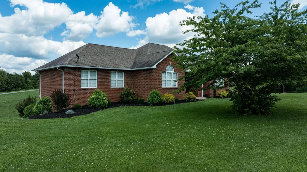 320 Alice Roy Road Windsor KY 42565