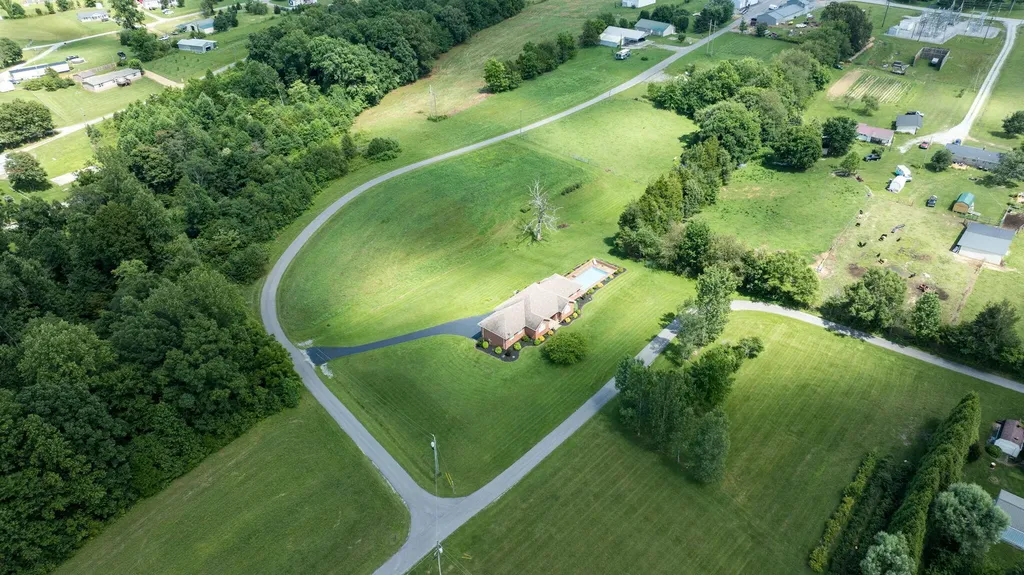 320 Alice Roy Road Windsor KY 42565