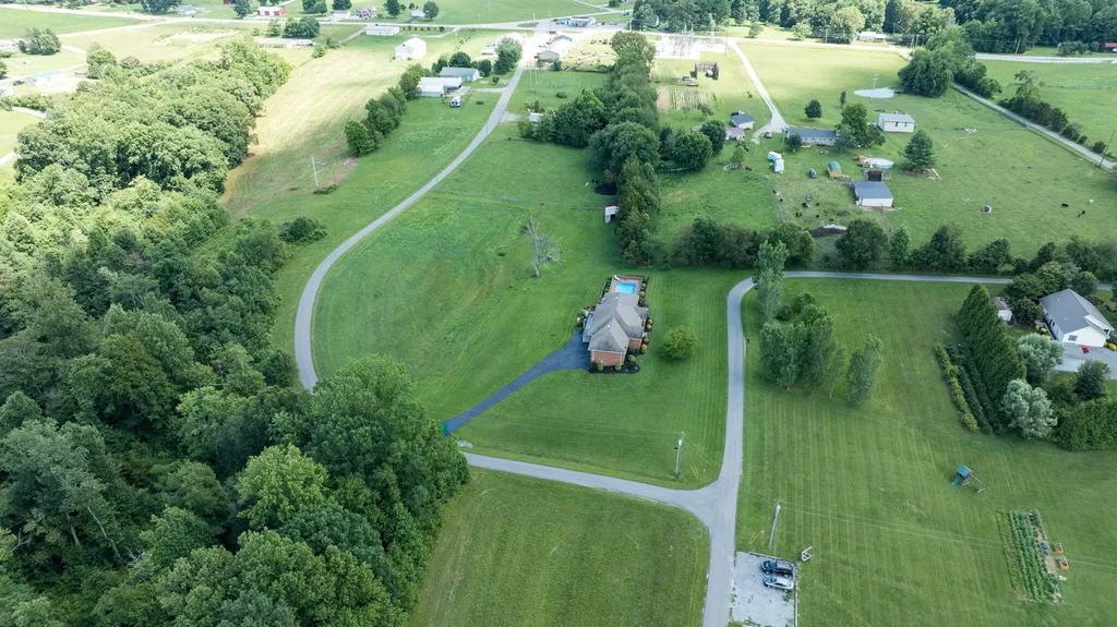 320 Alice Roy Road Windsor KY 42565