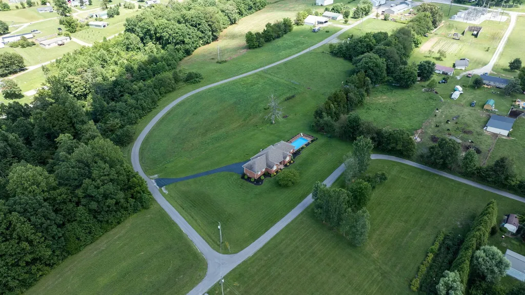 320 Alice Roy Road Windsor KY 42565