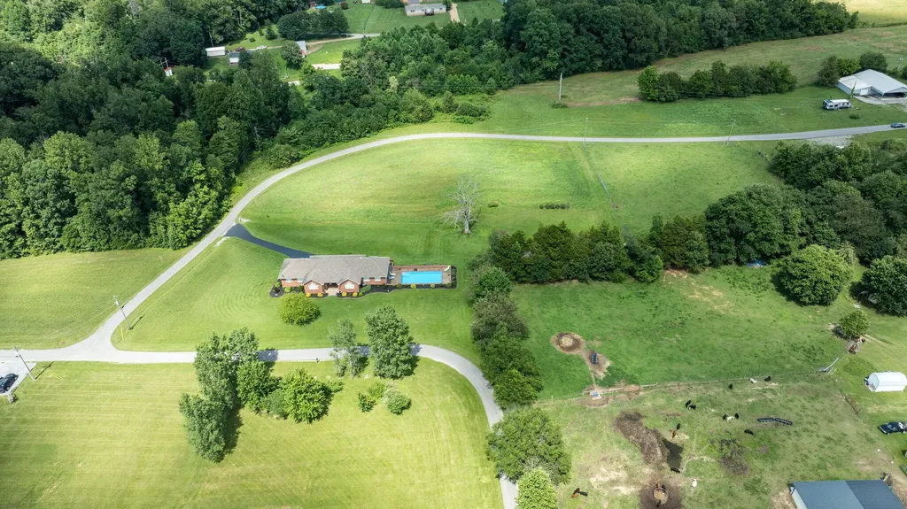 320 Alice Roy Road Windsor KY 42565
