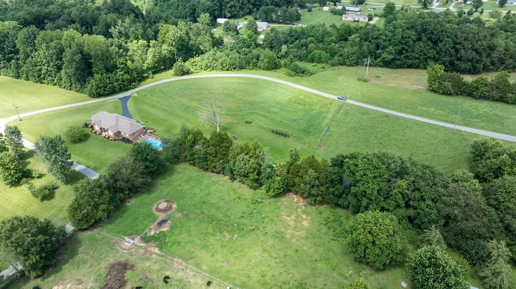 320 Alice Roy Road Windsor KY 42565
