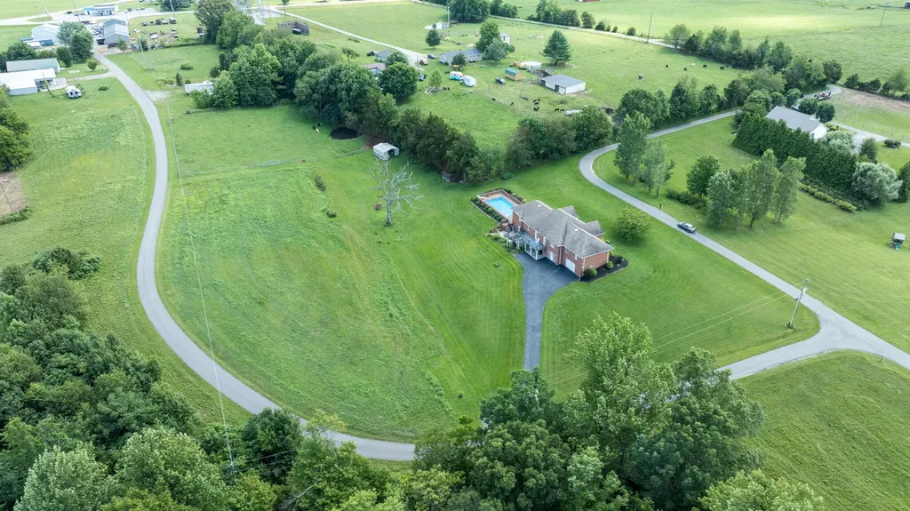 320 Alice Roy Road Windsor KY 42565
