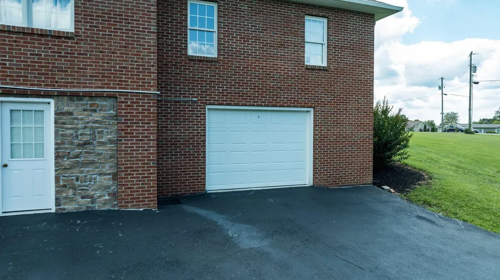 320 Alice Roy Road Windsor KY 42565