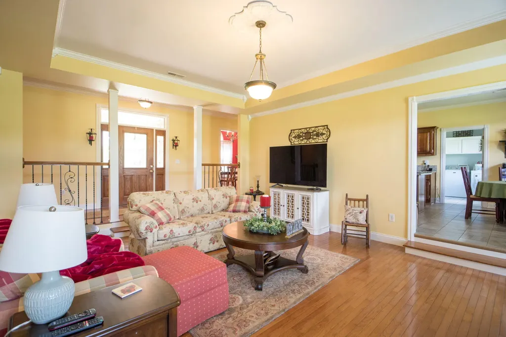 320 Alice Roy Road Windsor KY 42565