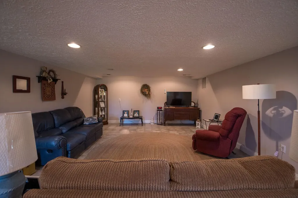320 Alice Roy Road Windsor KY 42565