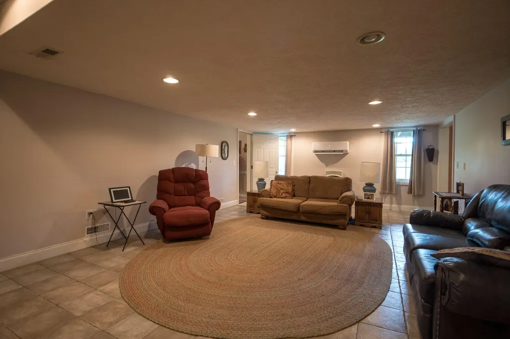320 Alice Roy Road Windsor KY 42565