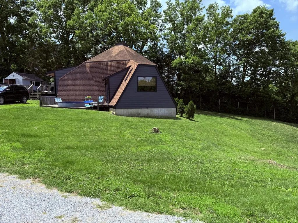 1989 Greentree Drive Richmond KY 40475
