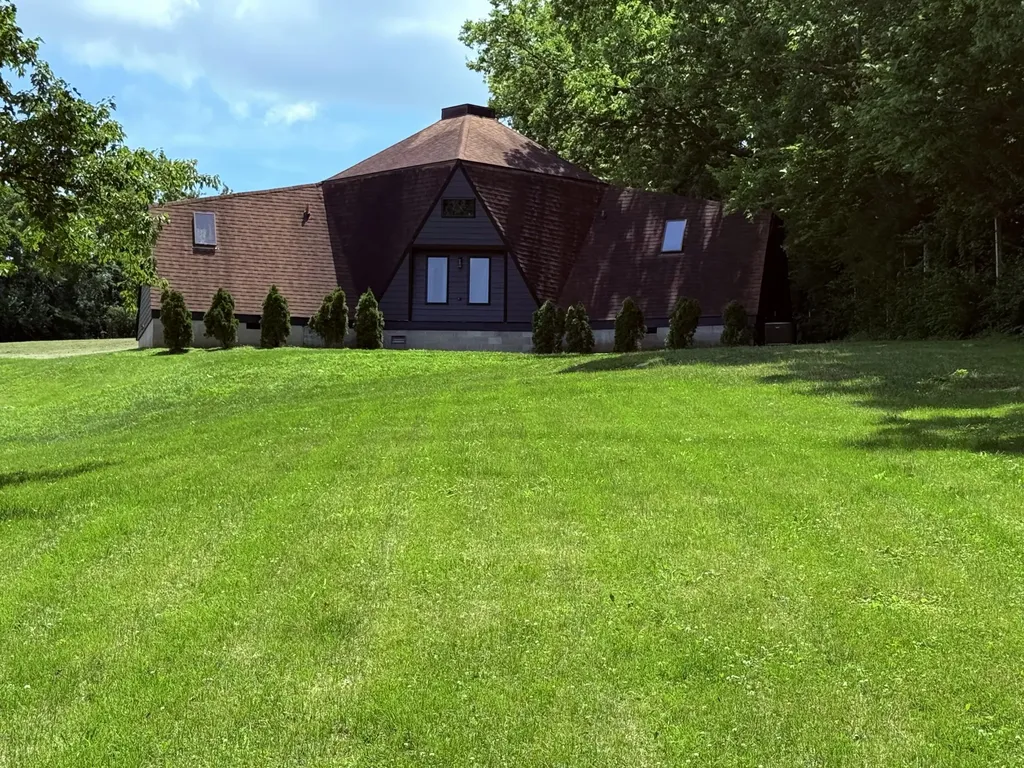 1989 Greentree Drive Richmond KY 40475