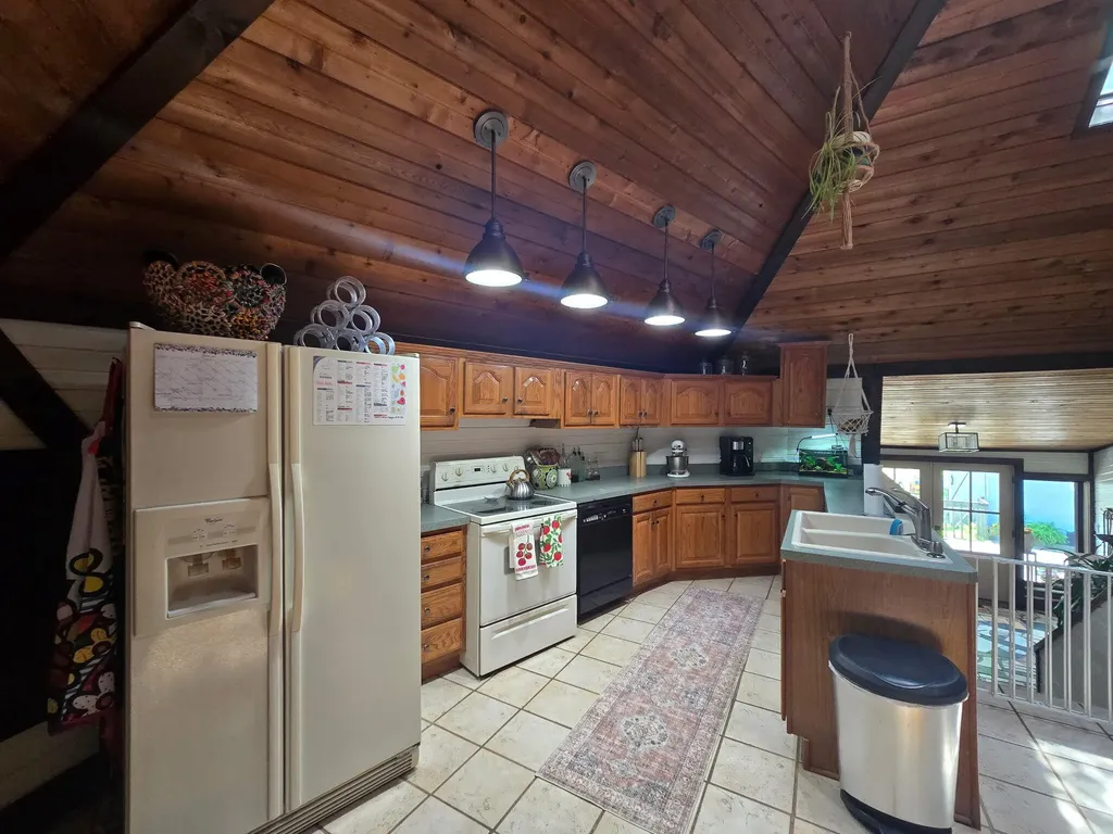 1989 Greentree Drive Richmond KY 40475