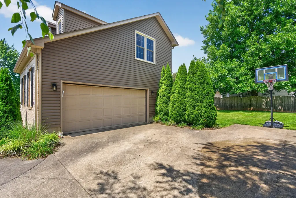 3129 Comanche Trail Lexington KY 40503