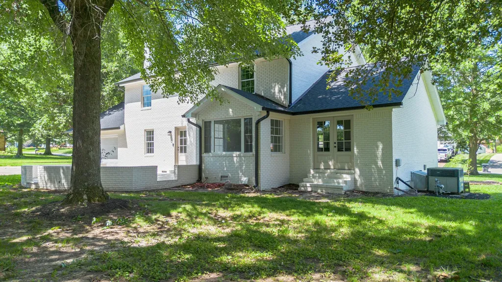 1569 Bellemeade Drive Mayfield KY 42066