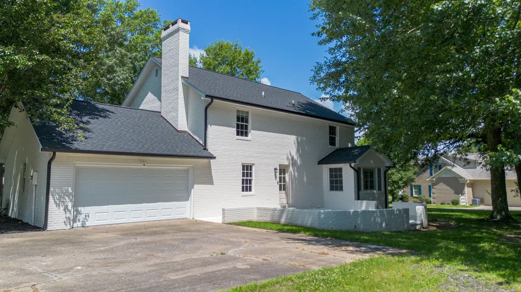 1569 Bellemeade Drive Mayfield KY 42066