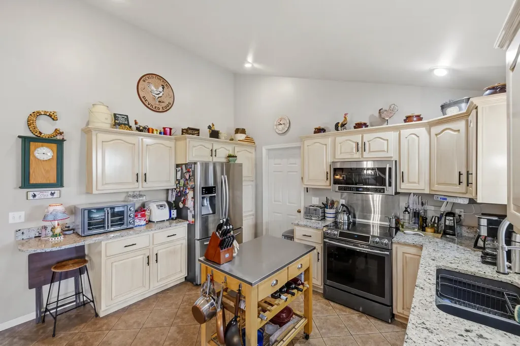 150-182 Combest Drive Columbia KY 42728