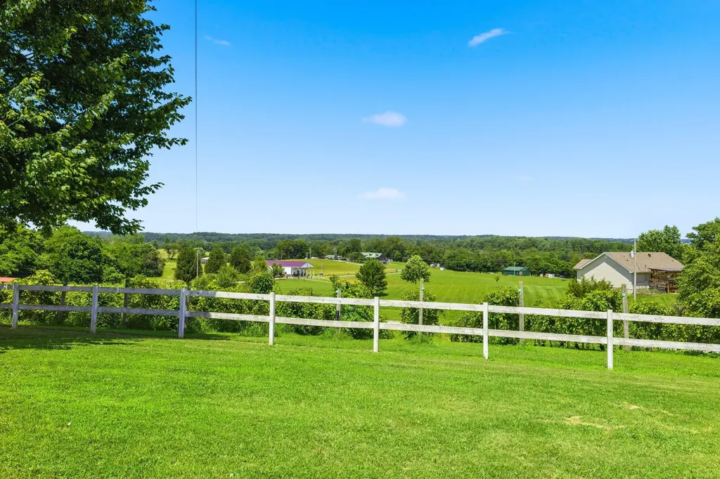 150-182 Combest Drive Columbia KY 42728