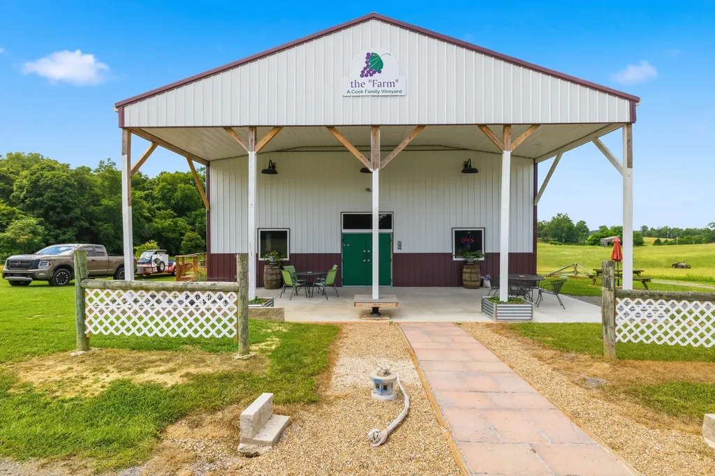 150-182 Combest Drive Columbia KY 42728