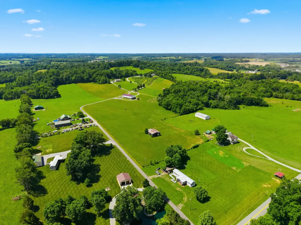 150-182 Combest Drive Columbia KY 42728