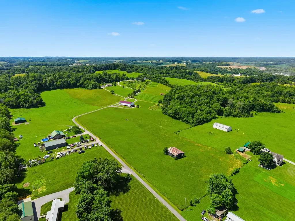150-182 Combest Drive Columbia KY 42728