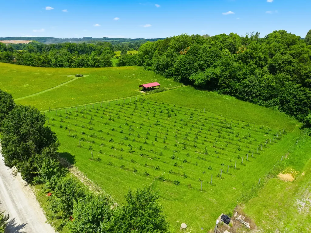 150-182 Combest Drive Columbia KY 42728