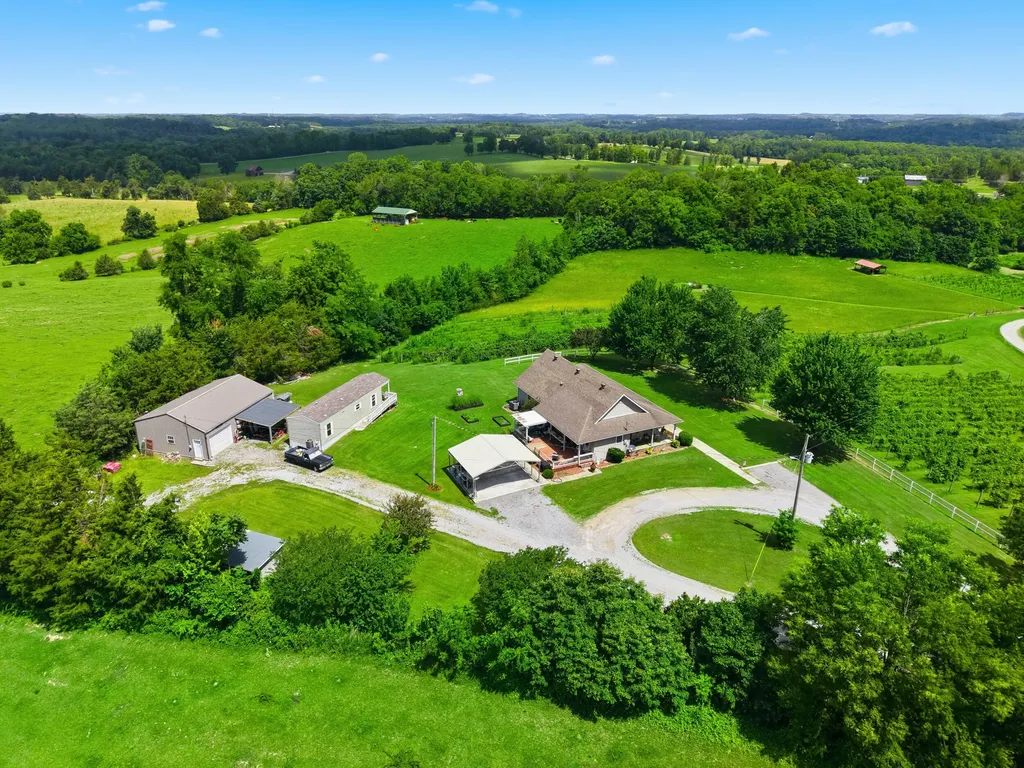 150-182 Combest Drive Columbia KY 42728
