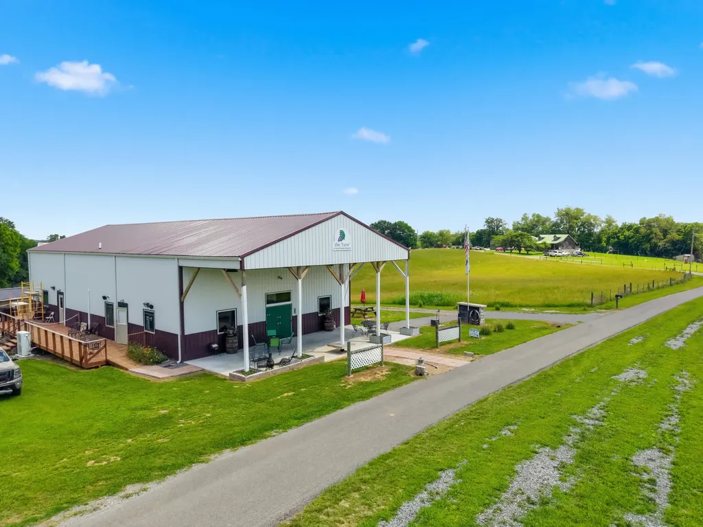 150-182 Combest Drive Columbia KY 42728