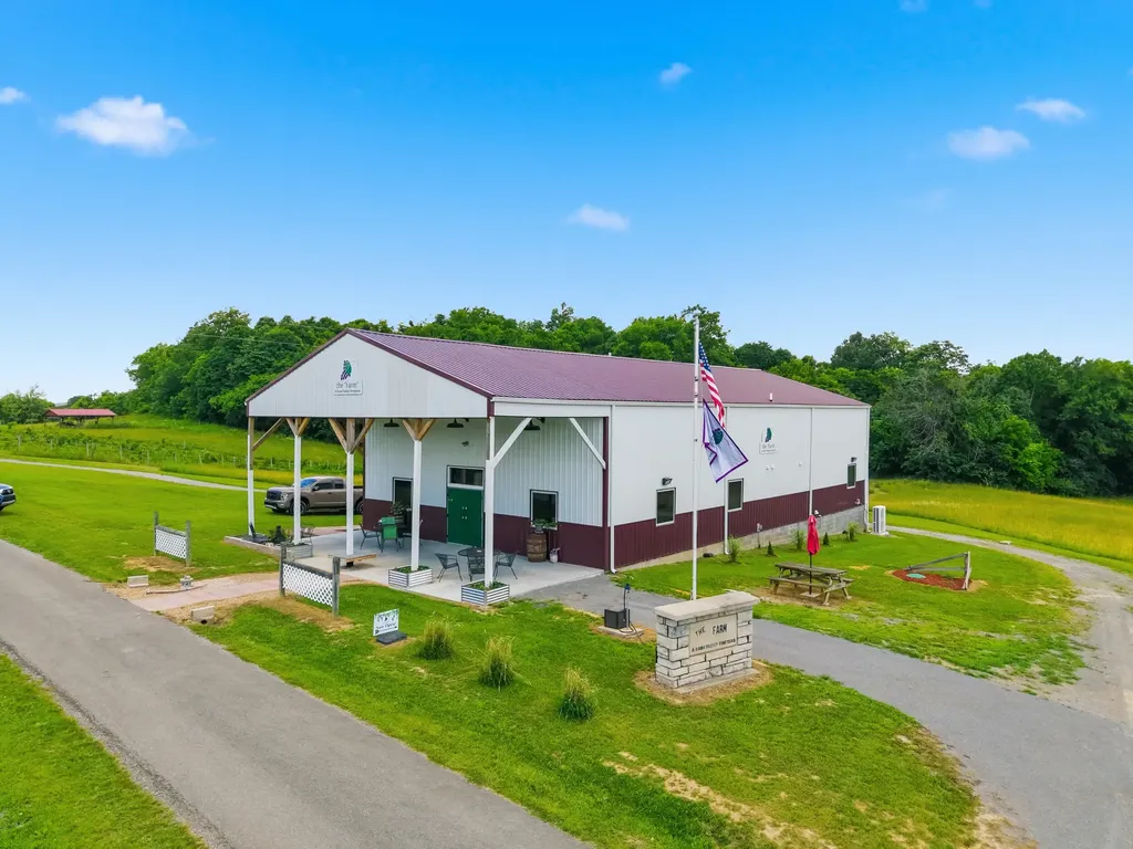 150-182 Combest Drive Columbia KY 42728