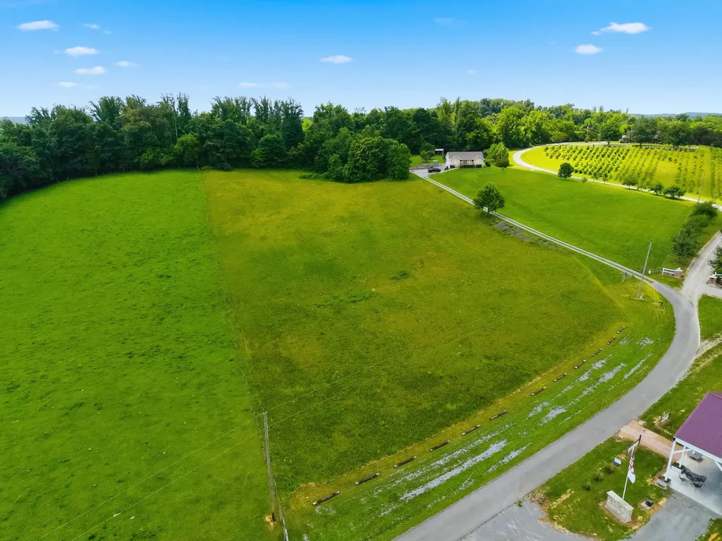 150-182 Combest Drive Columbia KY 42728
